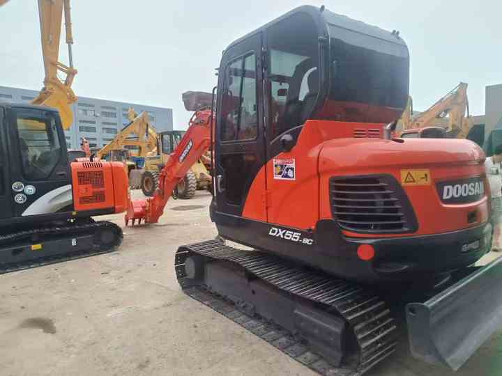 Used Mini Excavator DX55-9C Doosan Excavator 5 Tonnes High Performance Low Price for Sale Dh55 Dh60 Dx55 Dx60 in Stock - Minigraver: bilde 5 Used Mini Excavator DX55-9C Doosan Excavator 5 Tonnes High Performance Low Price for Sale Dh55 Dh60 Dx55 Dx60 in Stock - Minigraver: bilde 5