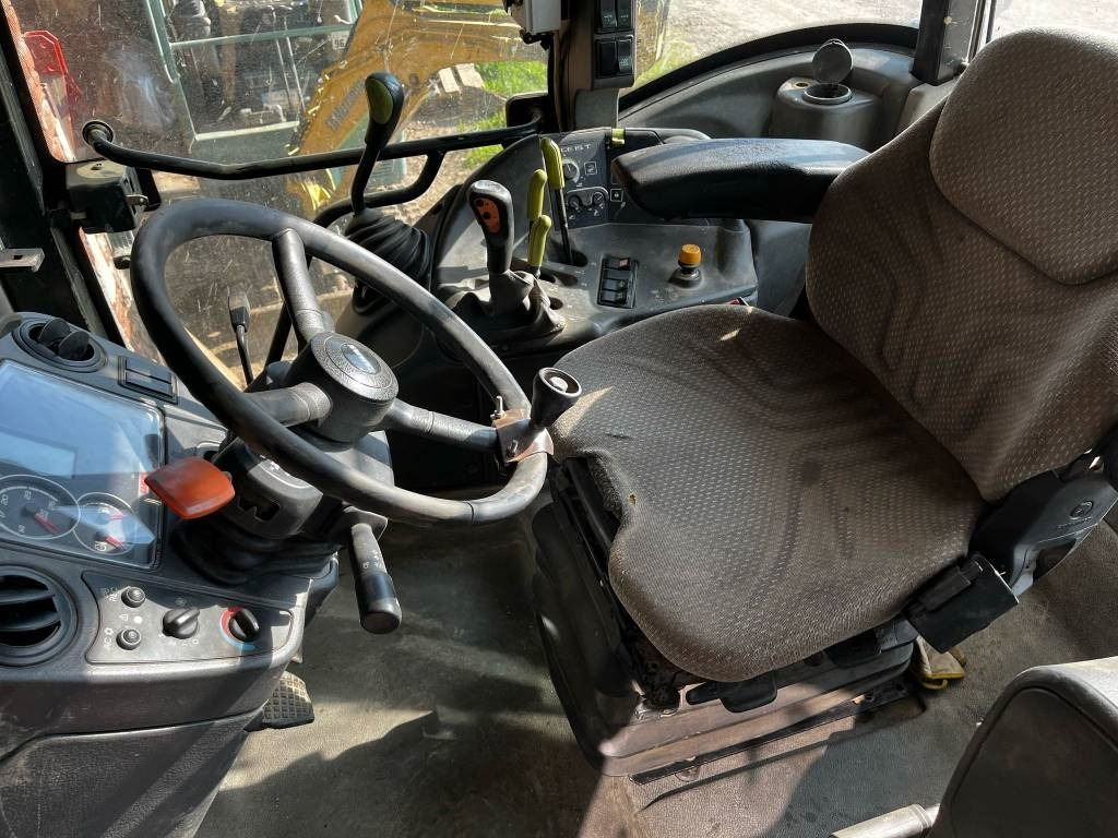 Claas Arion 420 - Traktor: bilde 5 Claas Arion 420 - Traktor: bilde 5