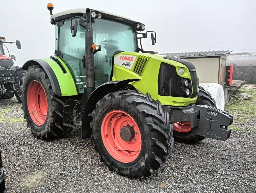 Claas Arion 440 - Traktor: bilde 3 Claas Arion 440 - Traktor: bilde 3