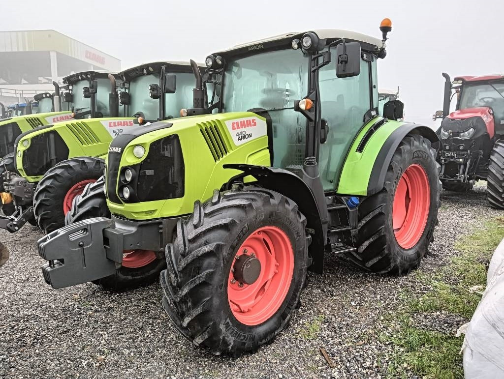Claas Arion 440 - Traktor: bilde 2 Claas Arion 440 - Traktor: bilde 2