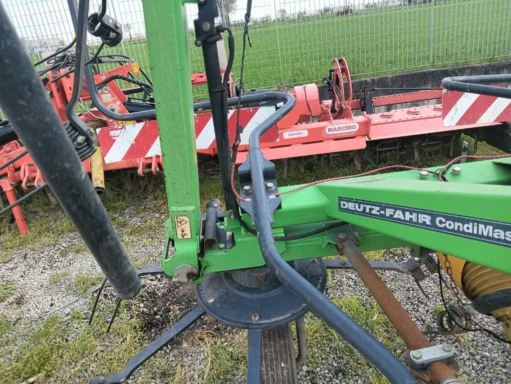 Deutz-fahr 5521 - Rundballepakker: bilde 5 Deutz-fahr 5521 - Rundballepakker: bilde 5
