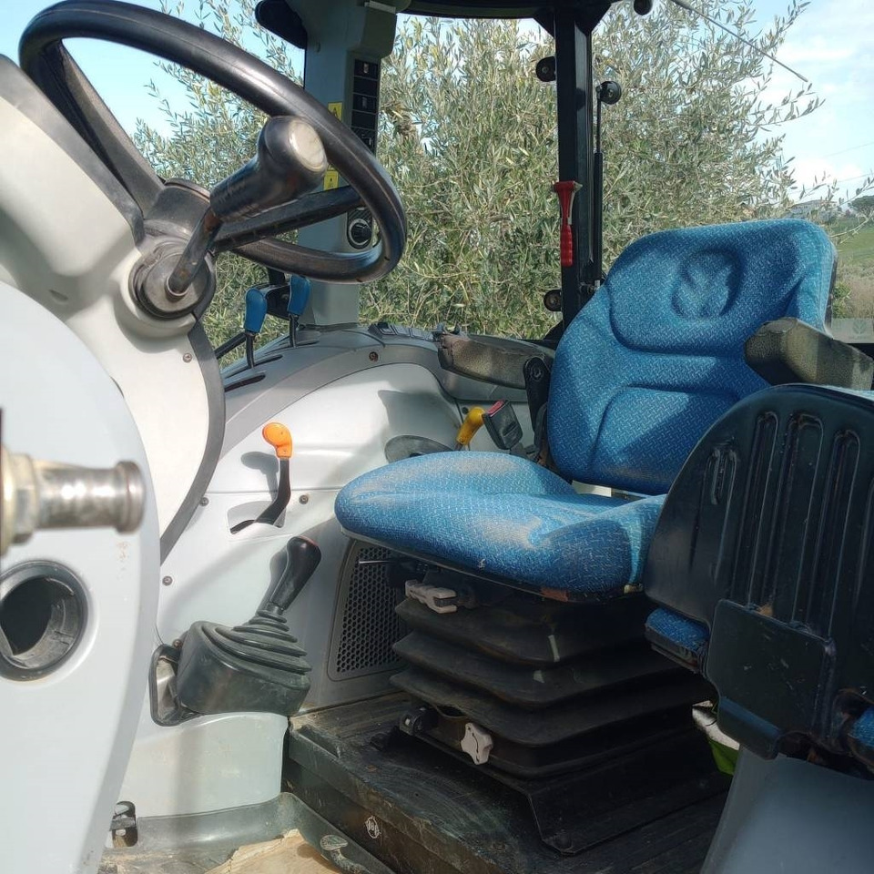 New Holland T 4.55 - Traktor: bilde 3 New Holland T 4.55 - Traktor: bilde 3