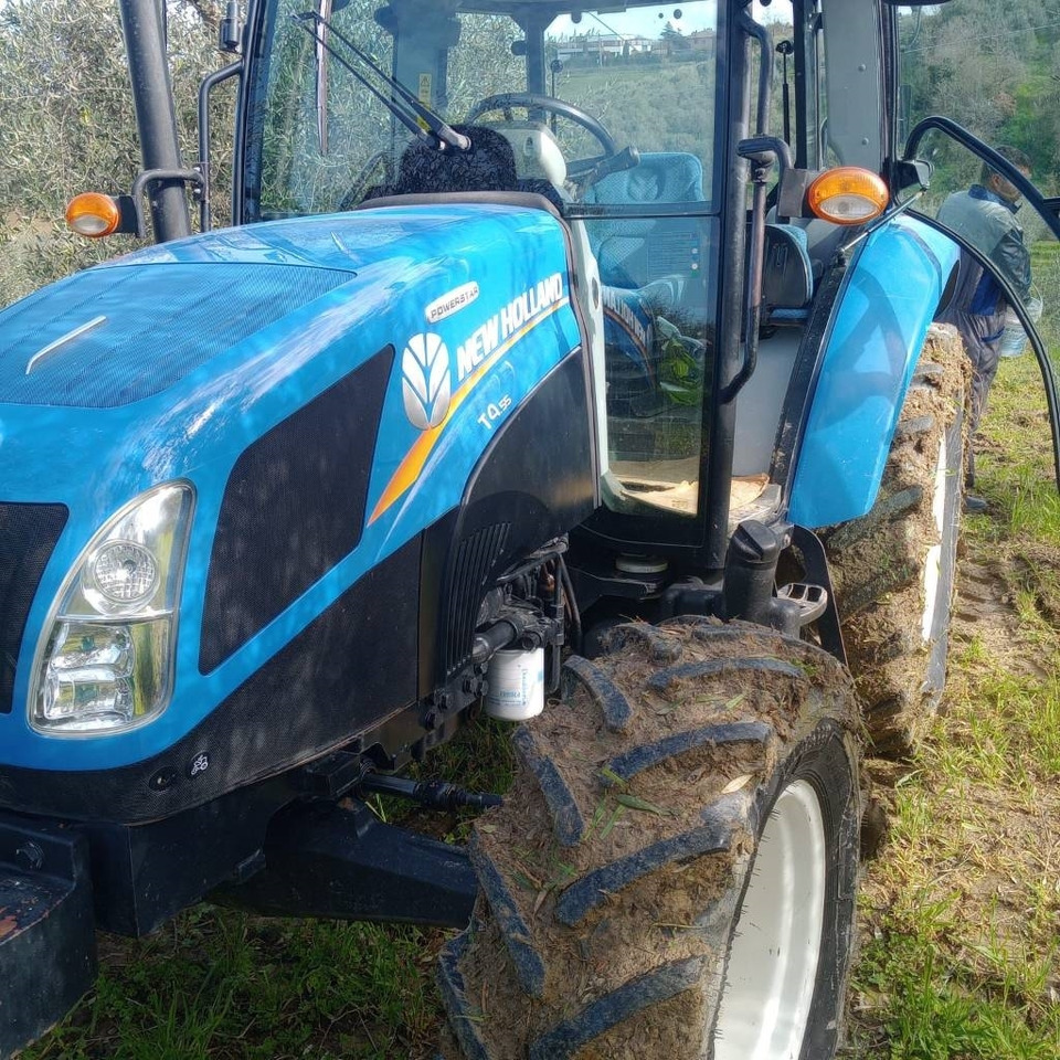 New Holland T 4.55 - Traktor: bilde 5 New Holland T 4.55 - Traktor: bilde 5