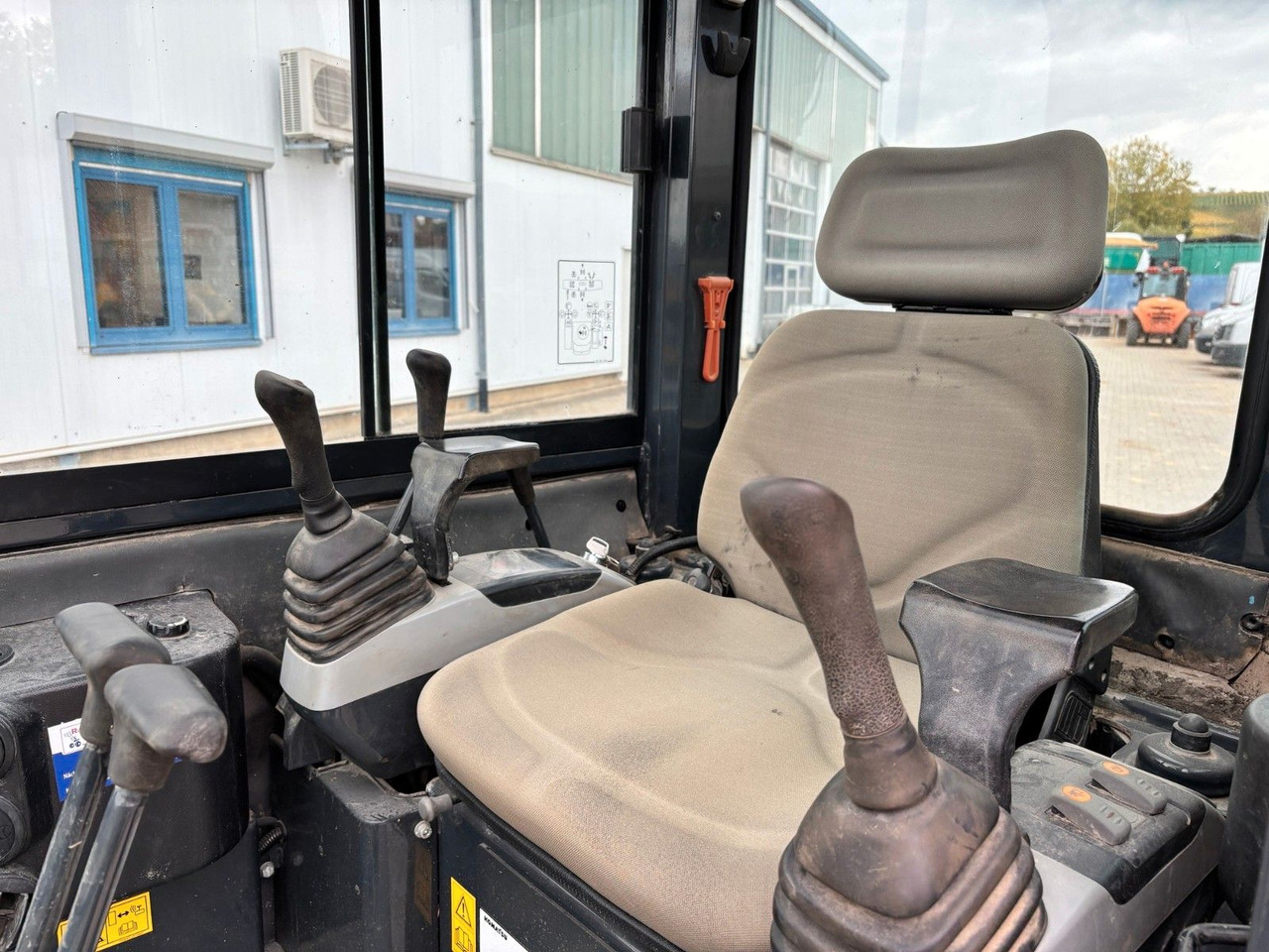 Komatsu PC26MR-3 - Minigraver: bilde 4 Komatsu PC26MR-3 - Minigraver: bilde 4