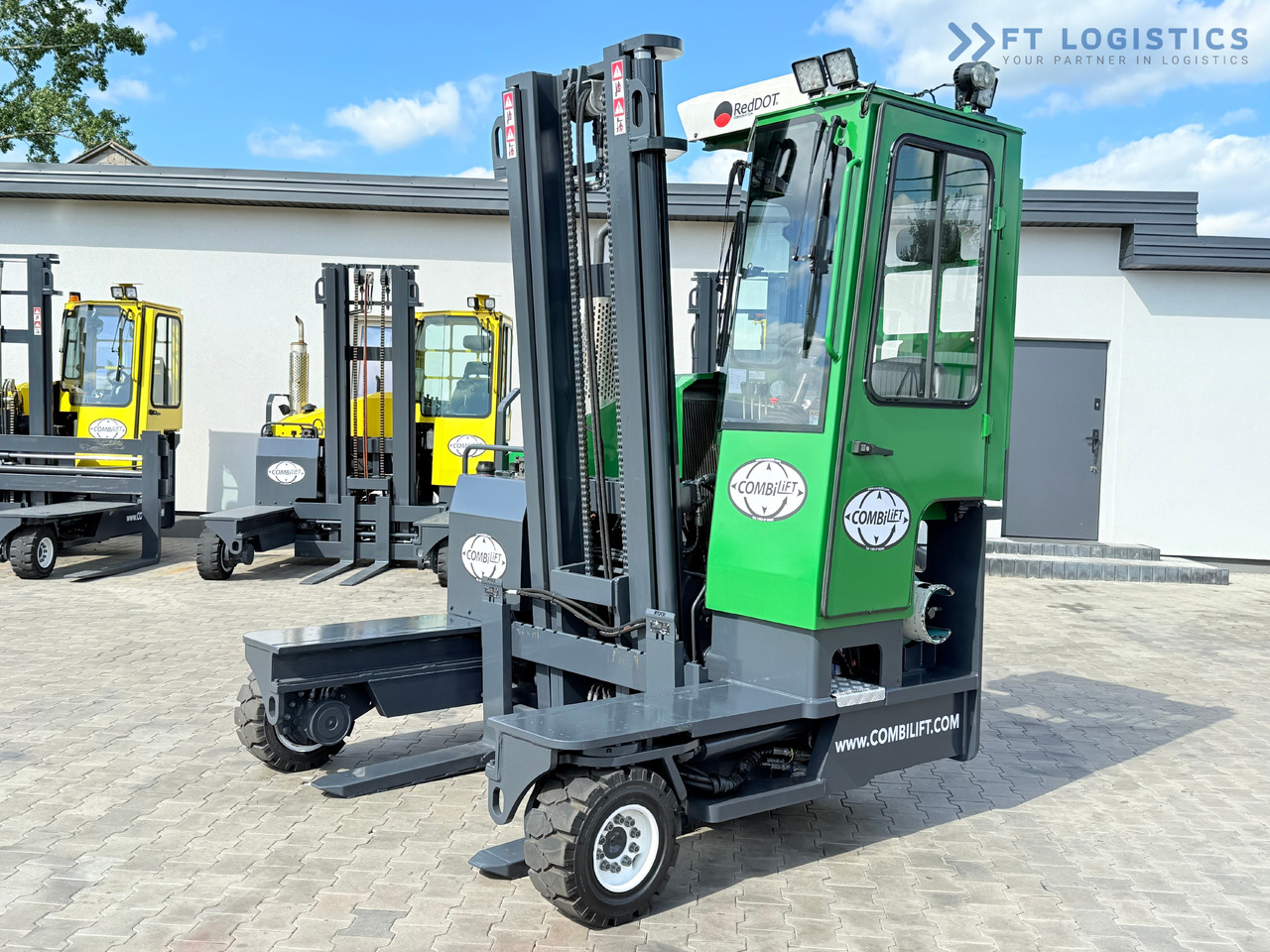 COMBILIFT C3500 / DUPLEX 4100MM / GAS / EXTENDABLE FORKS / CABIN / HEATING + AIR CONDITIONING / LIKE NEW - 4-veis truck: bilde 1 COMBILIFT C3500 / DUPLEX 4100MM / GAS / EXTENDABLE FORKS / CABIN / HEATING + AIR CONDITIONING / LIKE NEW - 4-veis truck: bilde 1