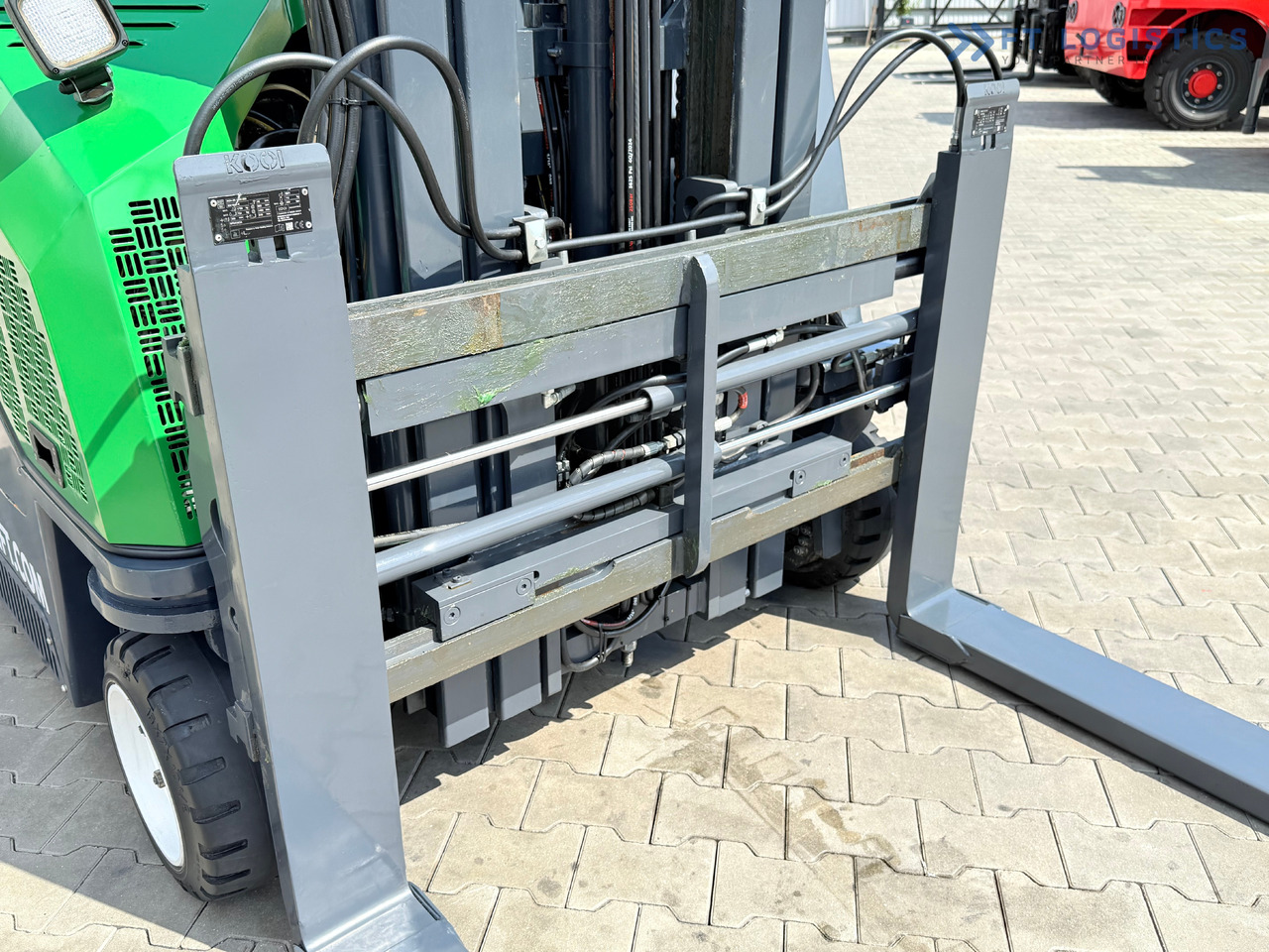 COMBILIFT CB2500 / DIESEL / EXTENDABLE FORKS / TRIPLEX / 5500MM / FREE LIFT / SIDE SHIFT / FORK POSITIONER / LIKE NEW - 4-veis truck: bilde 5 COMBILIFT CB2500 / DIESEL / EXTENDABLE FORKS / TRIPLEX / 5500MM / FREE LIFT / SIDE SHIFT / FORK POSITIONER / LIKE NEW - 4-veis truck: bilde 5