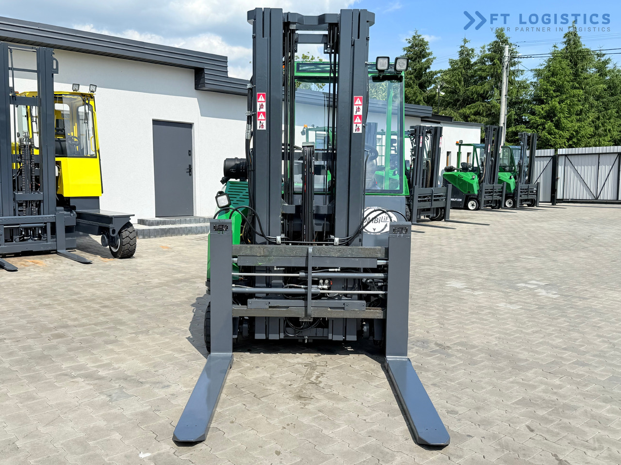 COMBILIFT CB2500 / DIESEL / EXTENDABLE FORKS / TRIPLEX / 5500MM / FREE LIFT / SIDE SHIFT / FORK POSITIONER / LIKE NEW - 4-veis truck: bilde 4 COMBILIFT CB2500 / DIESEL / EXTENDABLE FORKS / TRIPLEX / 5500MM / FREE LIFT / SIDE SHIFT / FORK POSITIONER / LIKE NEW - 4-veis truck: bilde 4