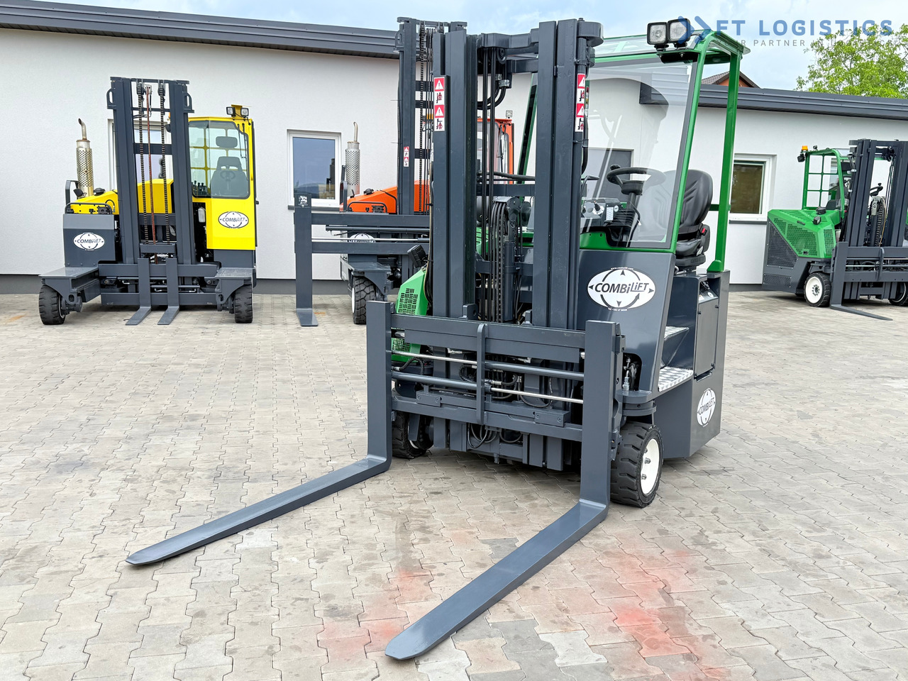 COMBILIFT CB3000 / DIESEL / TRIPLEX 4900MM / FREE LIFT / SIDESHIFT / FORK POSITIONER / 1500MM FORKS / LIKE NEW - 4-veis truck: bilde 4 COMBILIFT CB3000 / DIESEL / TRIPLEX 4900MM / FREE LIFT / SIDESHIFT / FORK POSITIONER / 1500MM FORKS / LIKE NEW - 4-veis truck: bilde 4