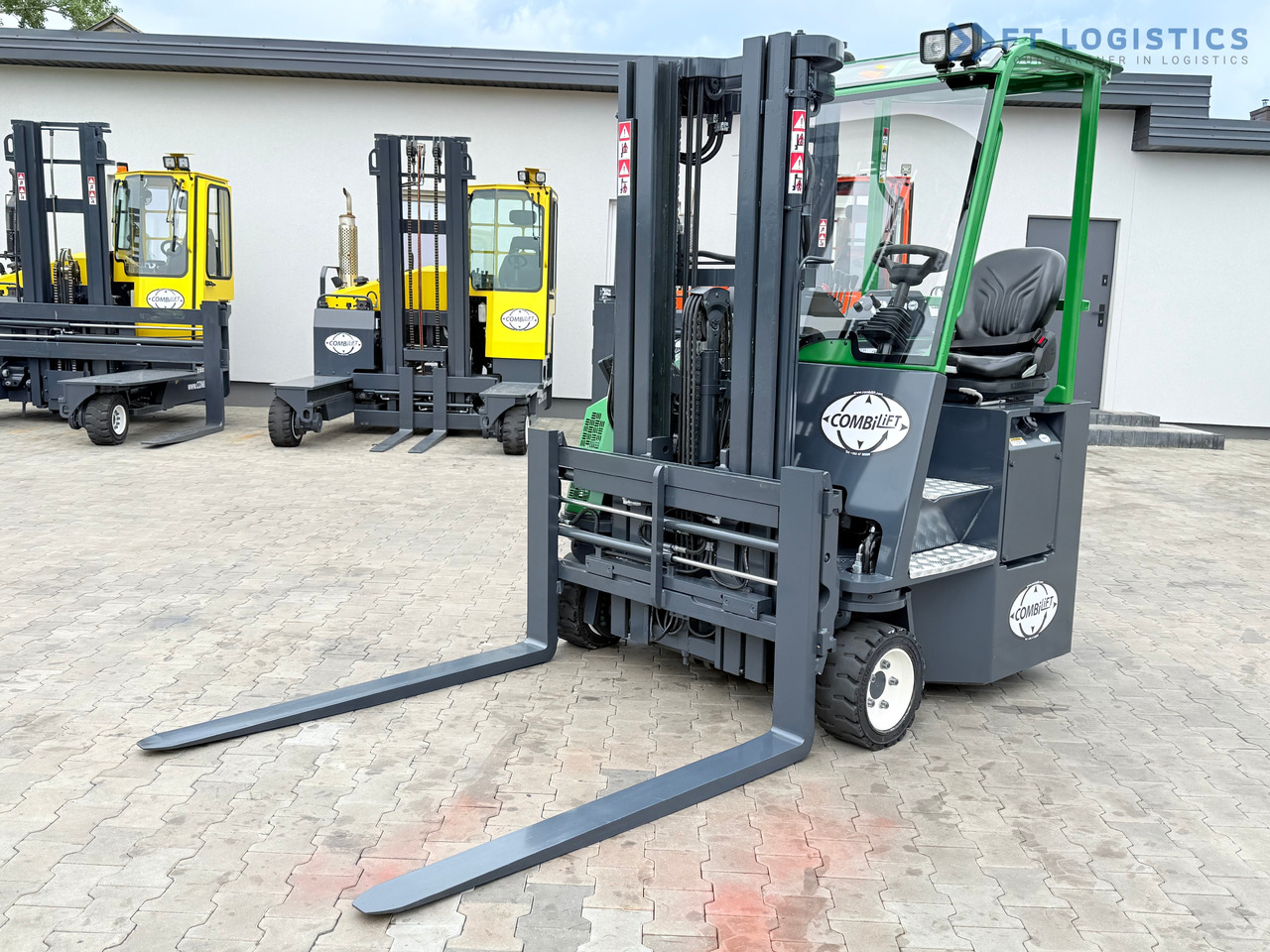 COMBILIFT CB3000 / DIESEL / TRIPLEX 4900MM / FREE LIFT / SIDESHIFT / FORK POSITIONER / 1500MM FORKS / LIKE NEW - 4-veis truck: bilde 3 COMBILIFT CB3000 / DIESEL / TRIPLEX 4900MM / FREE LIFT / SIDESHIFT / FORK POSITIONER / 1500MM FORKS / LIKE NEW - 4-veis truck: bilde 3