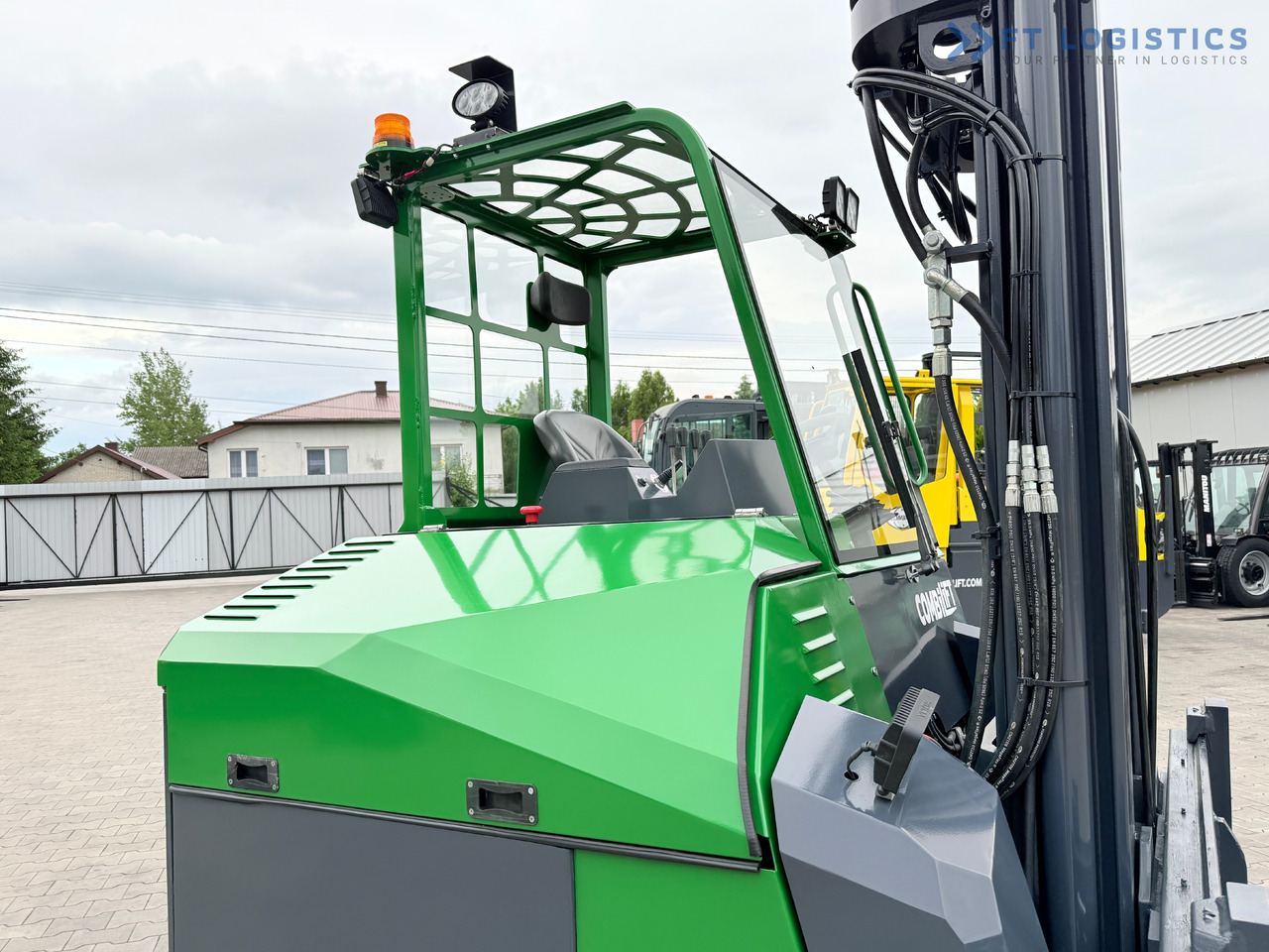 COMBILIFT Combilift CBE4000 / TRIPLEX 5200MM / ELECTRIC / FREE LIFT / FORK POSITIONER / SIDESHIFT / LIKE NEW - 4-veis truck: bilde 4 COMBILIFT Combilift CBE4000 / TRIPLEX 5200MM / ELECTRIC / FREE LIFT / FORK POSITIONER / SIDESHIFT / LIKE NEW - 4-veis truck: bilde 4
