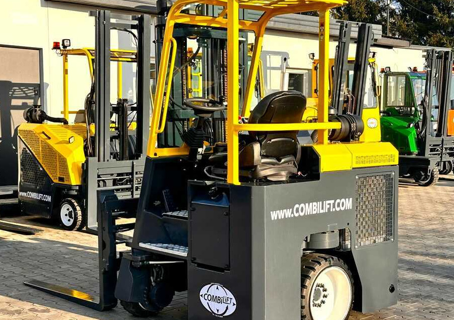 Leie  Combilift C2500CB - DIESEL - TRIPLEX - 2018 - LIKE NEW Combilift C2500CB - DIESEL - TRIPLEX - 2018 - LIKE NEW: bilde 35