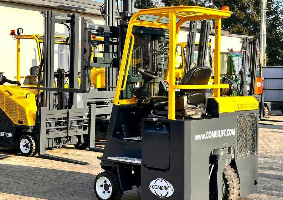 Leie  Combilift C2500CB - DIESEL - TRIPLEX - 2018 - LIKE NEW Combilift C2500CB - DIESEL - TRIPLEX - 2018 - LIKE NEW: bilde 25