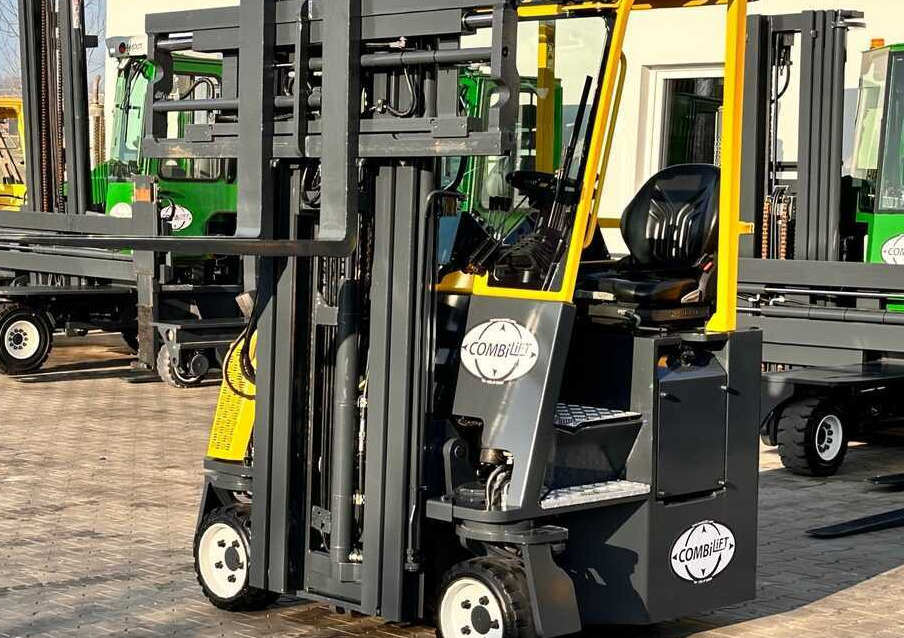 Leie  Combilift C2500CB - DIESEL - TRIPLEX - 2018 - LIKE NEW Combilift C2500CB - DIESEL - TRIPLEX - 2018 - LIKE NEW: bilde 9