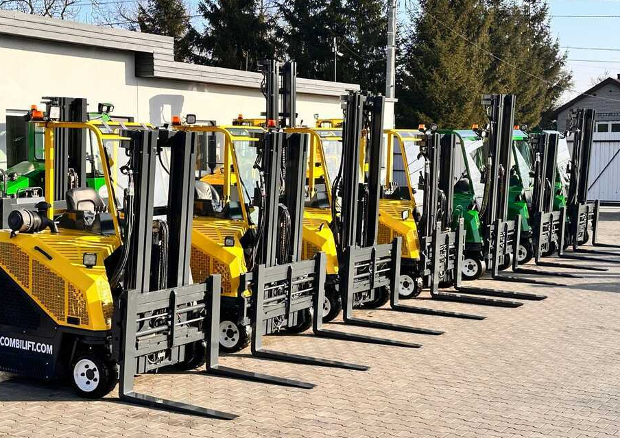 Leie  Combilift C2500CB - DIESEL - TRIPLEX - 2018 - LIKE NEW Combilift C2500CB - DIESEL - TRIPLEX - 2018 - LIKE NEW: bilde 40