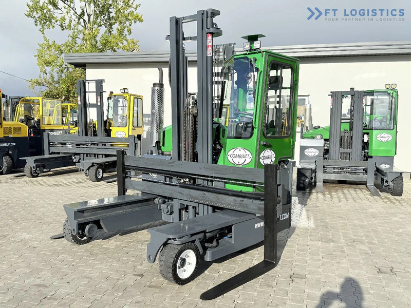 Combilift C3000 / DIESEL / DUPLEX 4200MM / FREE LIFT / WIDE FORK POSITIONER / FULL CABIN / EXCELLENT CONDITION / Wide range of four-way an - 4-veis truck: bilde 2 Combilift C3000 / DIESEL / DUPLEX 4200MM / FREE LIFT / WIDE FORK POSITIONER / FULL CABIN / EXCELLENT CONDITION / Wide range of four-way an - 4-veis truck: bilde 2