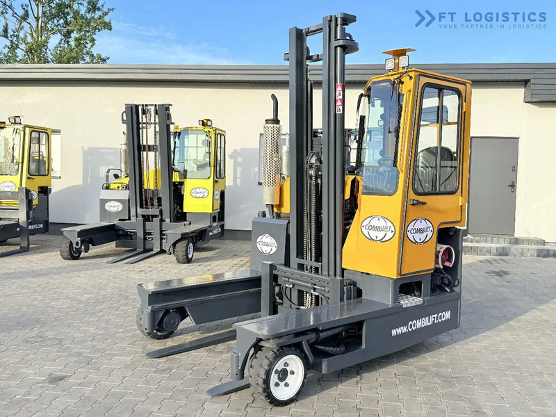 Combilift C3000 / GAS / DUPLEX 4500MM / ONLY 3096 HOURS / FORK SIDE SHIFT / FULL CABIN / EXCELLENT CONDITION / Wide range of four-way and - 4-veis truck: bilde 1 Combilift C3000 / GAS / DUPLEX 4500MM / ONLY 3096 HOURS / FORK SIDE SHIFT / FULL CABIN / EXCELLENT CONDITION / Wide range of four-way and - 4-veis truck: bilde 1