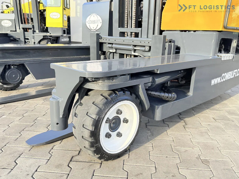 Combilift C3000 / GAS / DUPLEX 4500MM / ONLY 3096 HOURS / FORK SIDE SHIFT / FULL CABIN / EXCELLENT CONDITION / Wide range of four-way and - 4-veis truck: bilde 4 Combilift C3000 / GAS / DUPLEX 4500MM / ONLY 3096 HOURS / FORK SIDE SHIFT / FULL CABIN / EXCELLENT CONDITION / Wide range of four-way and - 4-veis truck: bilde 4