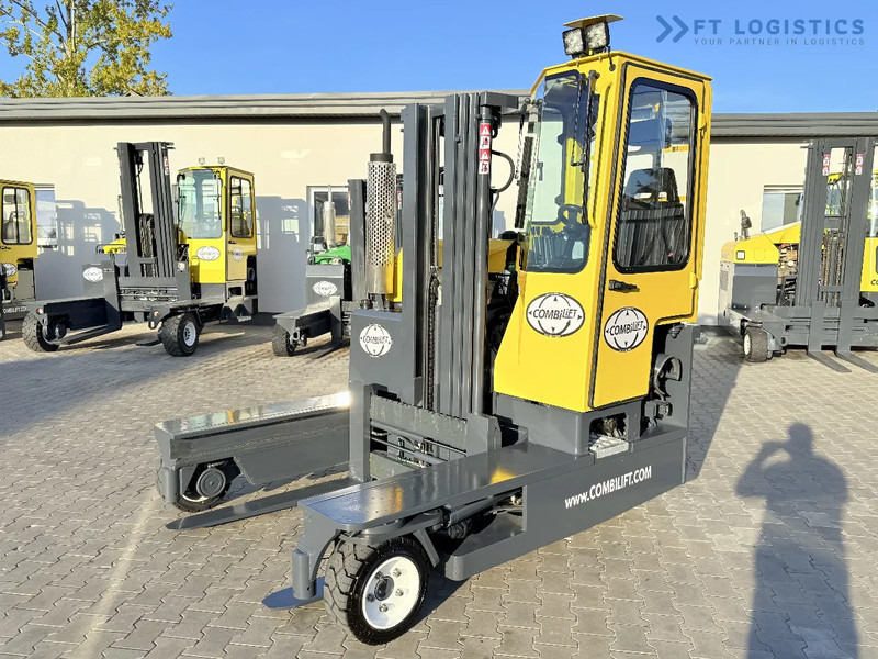 Combilift C3000 / GAS / TRIPLEX 4900MM / FREE LIFT / FORK POSITIONER / FULL CABIN / EXCELLENT CONDITION / Wide range of four-way and side - 4-veis truck: bilde 1 Combilift C3000 / GAS / TRIPLEX 4900MM / FREE LIFT / FORK POSITIONER / FULL CABIN / EXCELLENT CONDITION / Wide range of four-way and side - 4-veis truck: bilde 1