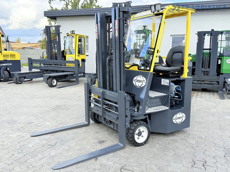 Combilift C3000CB / GAS / TRIPLEX 4900MM / FREE LIFT / FORK POSITIONER / SIDE SHIFT / EXCELLENT CONDITION / Wide range of four-way and sid - 4-veis truck: bilde 5 Combilift C3000CB / GAS / TRIPLEX 4900MM / FREE LIFT / FORK POSITIONER / SIDE SHIFT / EXCELLENT CONDITION / Wide range of four-way and sid - 4-veis truck: bilde 5