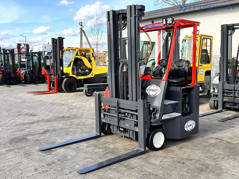 Combilift C3000CB / LPG / TRIPLEX / 5500MM / FREE LIFT / FORK SHIFT / POSITIONER C3000CB / LPG / TRIPLEX / 5500MM / FREE LIFT / FORK SHIFT - 4-veis truck: bilde 2 Combilift C3000CB / LPG / TRIPLEX / 5500MM / FREE LIFT / FORK SHIFT / POSITIONER C3000CB / LPG / TRIPLEX / 5500MM / FREE LIFT / FORK SHIFT - 4-veis truck: bilde 2