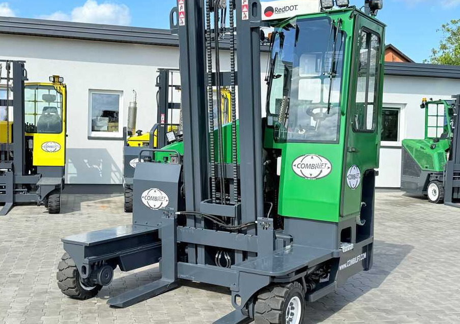 Combilift C3500 / DUPLEX 4100MM / GAS / EXTENDABLE FORKS / CABIN / HEATING + AIR CONDITIONING / LIKE NEW - 4-veis truck: bilde 2 Combilift C3500 / DUPLEX 4100MM / GAS / EXTENDABLE FORKS / CABIN / HEATING + AIR CONDITIONING / LIKE NEW - 4-veis truck: bilde 2