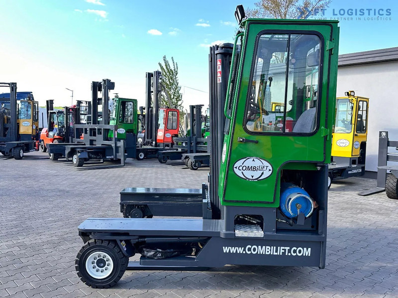 Combilift C4000 / TRIPLEX / 4900MM / LPG / FREE LIFT / FORK SHIFT / LIKE NEW C4000 / TRIPLEX / 4900MM / LPG / FREE LIFT / FORK SHIFT / LIK - 4-veis truck: bilde 2 Combilift C4000 / TRIPLEX / 4900MM / LPG / FREE LIFT / FORK SHIFT / LIKE NEW C4000 / TRIPLEX / 4900MM / LPG / FREE LIFT / FORK SHIFT / LIK - 4-veis truck: bilde 2
