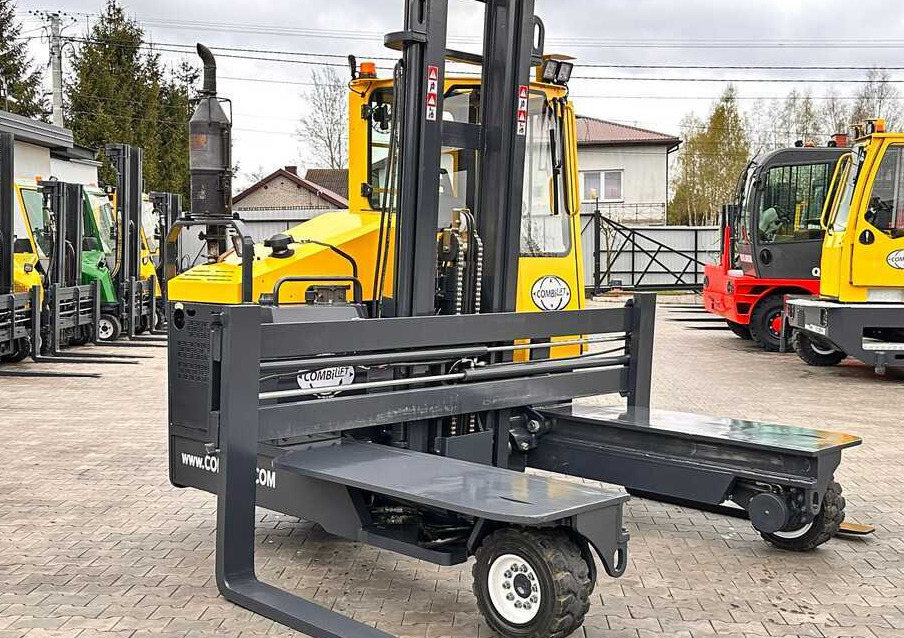 Combilift C4500 / DUPLEX / 4050MM / DIESEL / WIDE POSITIONER / FREE LIFT / SIDESHIFT / LIKE NEW - 4-veis truck: bilde 5 Combilift C4500 / DUPLEX / 4050MM / DIESEL / WIDE POSITIONER / FREE LIFT / SIDESHIFT / LIKE NEW - 4-veis truck: bilde 5