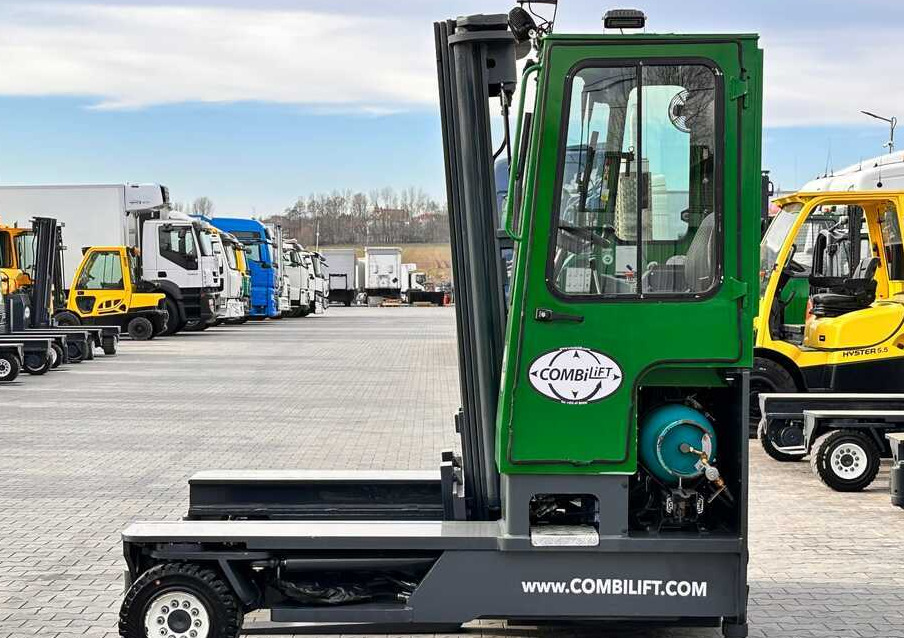 Combilift C4500 / LPG / UDT / TRIPLEX / 5500MM / FREE LIFT / FORK POSITIONER / LIKE NEW - 4-veis truck: bilde 2 Combilift C4500 / LPG / UDT / TRIPLEX / 5500MM / FREE LIFT / FORK POSITIONER / LIKE NEW - 4-veis truck: bilde 2
