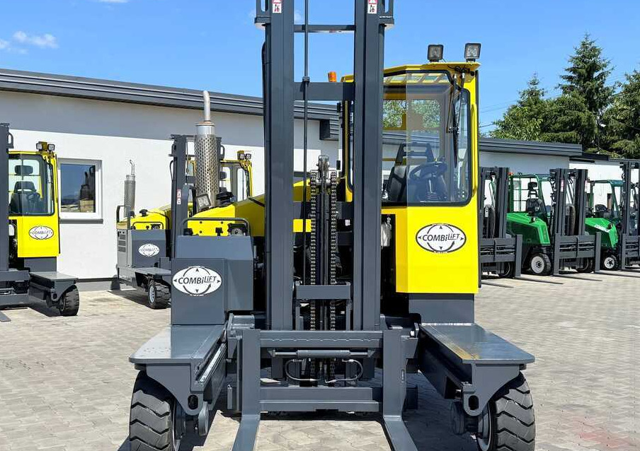 Combilift C5000XL / DUPLEX 4500MM / FREE-LIFT / POSITIONER / NEW TIRES / LIKE NEW - 4-veis truck: bilde 4 Combilift C5000XL / DUPLEX 4500MM / FREE-LIFT / POSITIONER / NEW TIRES / LIKE NEW - 4-veis truck: bilde 4