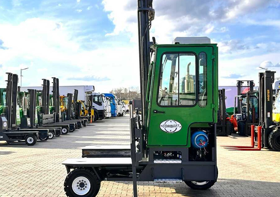 Combilift C5000XL / LPG / AIR CONDITIONING / WIDE POSITIONER / DUPLEX MAST / ADJUSTABLE FORKS / NEW TIRES / EXCELLENT CONDITION! - 4-veis truck: bilde 3 Combilift C5000XL / LPG / AIR CONDITIONING / WIDE POSITIONER / DUPLEX MAST / ADJUSTABLE FORKS / NEW TIRES / EXCELLENT CONDITION! - 4-veis truck: bilde 3