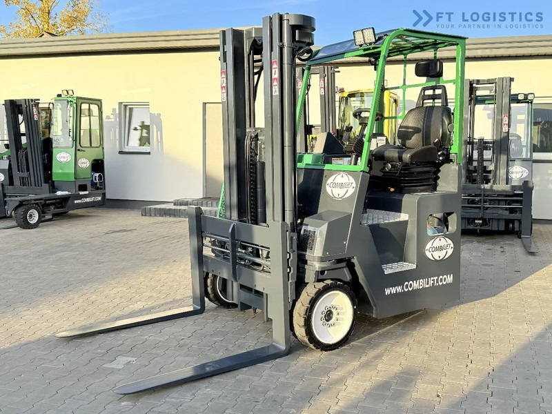 Combilift CB4000 / GAS / TRIPLEX 5200MM / FREE LIFT / FORK POSITIONER / SIDE SHIFT / EXCELLENT CONDITION / Wide range of four-way and side - 4-veis truck: bilde 1 Combilift CB4000 / GAS / TRIPLEX 5200MM / FREE LIFT / FORK POSITIONER / SIDE SHIFT / EXCELLENT CONDITION / Wide range of four-way and side - 4-veis truck: bilde 1