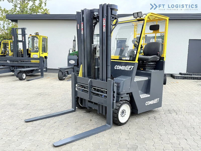 Combilift CB4000 / GAS / TRIPLEX 5200MM / FREE LIFT / FORK POSITIONER / SIDE SHIFT / EXCELLENT CONDITION / Wide range of four-way and side - 4-veis truck: bilde 4 Combilift CB4000 / GAS / TRIPLEX 5200MM / FREE LIFT / FORK POSITIONER / SIDE SHIFT / EXCELLENT CONDITION / Wide range of four-way and side - 4-veis truck: bilde 4
