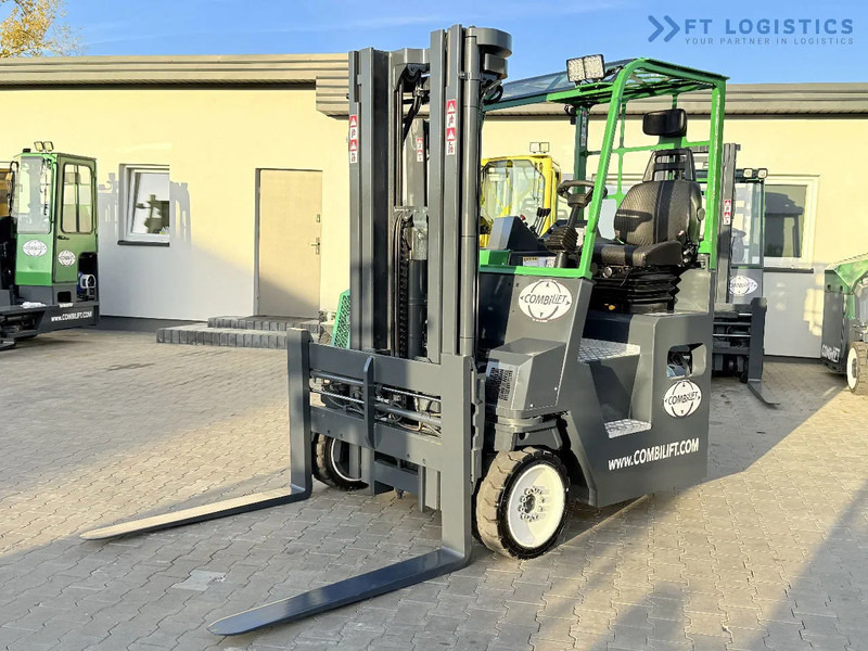Combilift CB4000 / GAS / TRIPLEX 5200MM / FREE LIFT / FORK POSITIONER / SIDE SHIFT / EXCELLENT CONDITION / Wide range of four-way and side - 4-veis truck: bilde 3 Combilift CB4000 / GAS / TRIPLEX 5200MM / FREE LIFT / FORK POSITIONER / SIDE SHIFT / EXCELLENT CONDITION / Wide range of four-way and side - 4-veis truck: bilde 3