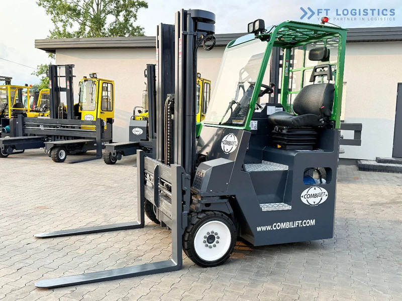Combilift COMBILIFT C4000CB – TRIPLEX 5200mm – Year 2017 – LPG – FREE LIFT – SIDESHIFT – FORK POSITIONER – CONDITION 5/5 COMBILIFT C4000CB - 4-veis truck: bilde 2 Combilift COMBILIFT C4000CB – TRIPLEX 5200mm – Year 2017 – LPG – FREE LIFT – SIDESHIFT – FORK POSITIONER – CONDITION 5/5 COMBILIFT C4000CB - 4-veis truck: bilde 2