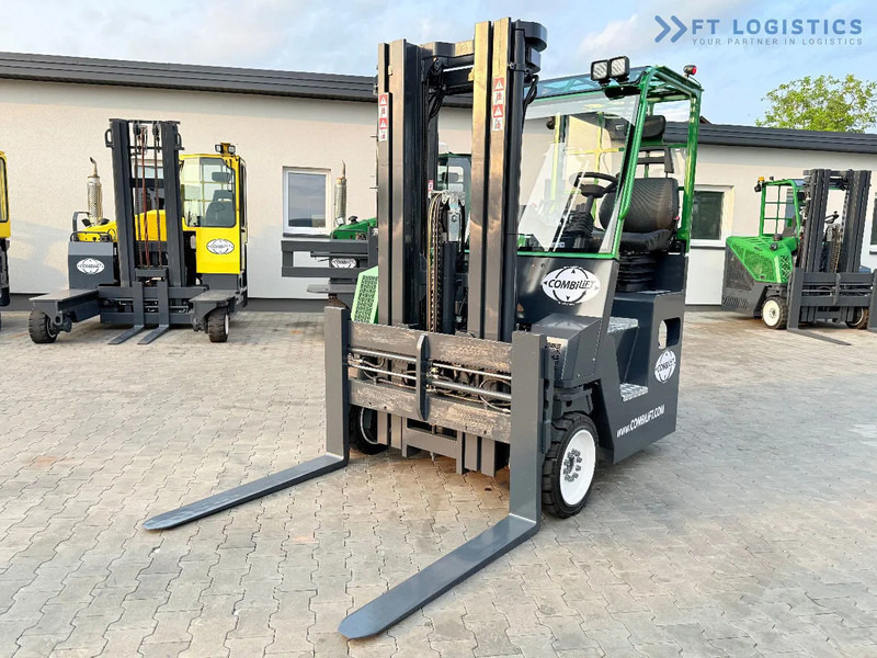 Combilift COMBILIFT C4000CB – TRIPLEX 5200mm – Year 2017 – LPG – FREE LIFT – SIDESHIFT – FORK POSITIONER – CONDITION 5/5 COMBILIFT C4000CB - 4-veis truck: bilde 3 Combilift COMBILIFT C4000CB – TRIPLEX 5200mm – Year 2017 – LPG – FREE LIFT – SIDESHIFT – FORK POSITIONER – CONDITION 5/5 COMBILIFT C4000CB - 4-veis truck: bilde 3