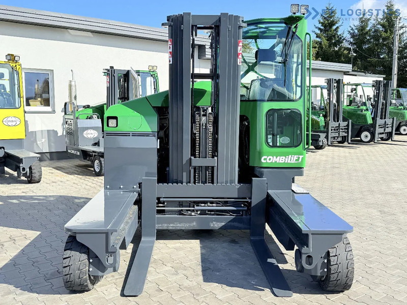 Combilift FOUR-WAY / MULTI-DIRECTIONAL FORKLIFT C4500 / DIESEL / TRIPLEX 4900MM / ONLY 4160 WORKING HOURS / FORK POSITIONER / FULL CABIN W - 4-veis truck: bilde 4 Combilift FOUR-WAY / MULTI-DIRECTIONAL FORKLIFT C4500 / DIESEL / TRIPLEX 4900MM / ONLY 4160 WORKING HOURS / FORK POSITIONER / FULL CABIN W - 4-veis truck: bilde 4