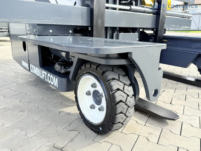 Combilift FOUR-WAY / MULTI-DIRECTIONAL FORKLIFT / ONLY 491 HOURS / C2500 / GAS / DUPLEX 4600MM / SHORT – ONLY 1900MM / WIDTH 2700MM WITH F - 4-veis truck: bilde 5 Combilift FOUR-WAY / MULTI-DIRECTIONAL FORKLIFT / ONLY 491 HOURS / C2500 / GAS / DUPLEX 4600MM / SHORT – ONLY 1900MM / WIDTH 2700MM WITH F - 4-veis truck: bilde 5