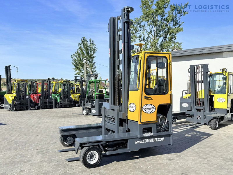 Combilift FOUR-WAY MULTIDIRECTIONAL FORKLIFT / C4000 / DUPLEX - 5500MM / FREE-LIFT / FORKS POSITIONER / LIKE-NEW FOUR-WAY MULTIDIRECTIONAL - 4-veis truck: bilde 3 Combilift FOUR-WAY MULTIDIRECTIONAL FORKLIFT / C4000 / DUPLEX - 5500MM / FREE-LIFT / FORKS POSITIONER / LIKE-NEW FOUR-WAY MULTIDIRECTIONAL - 4-veis truck: bilde 3