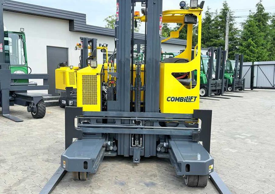 Combilift MR / ELECTRIC / TRIPLEX – 6000MM / FULL FREE LIFT / WIDE POSITIONER / FORK SIDESHIFT / ONLY 1400 HOURS / LIKE NEW - 4-veis truck: bilde 4 Combilift MR / ELECTRIC / TRIPLEX – 6000MM / FULL FREE LIFT / WIDE POSITIONER / FORK SIDESHIFT / ONLY 1400 HOURS / LIKE NEW - 4-veis truck: bilde 4