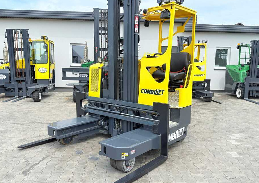 Combilift MR / ELECTRIC / TRIPLEX – 6000MM / FULL FREE LIFT / WIDE POSITIONER / FORK SIDESHIFT / ONLY 1400 HOURS / LIKE NEW - 4-veis truck: bilde 2 Combilift MR / ELECTRIC / TRIPLEX – 6000MM / FULL FREE LIFT / WIDE POSITIONER / FORK SIDESHIFT / ONLY 1400 HOURS / LIKE NEW - 4-veis truck: bilde 2