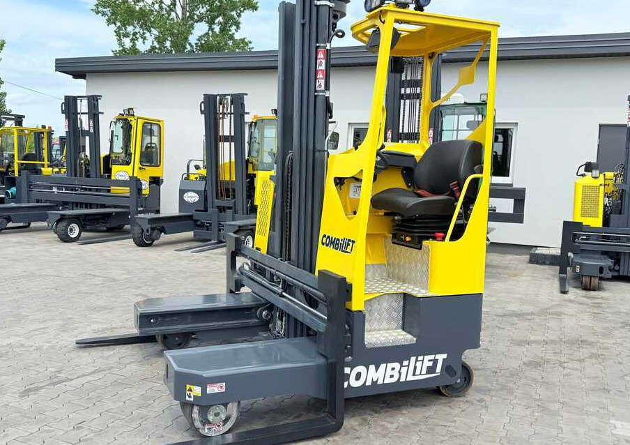 Combilift MR / ELECTRIC / TRIPLEX – 6000MM / FULL FREE LIFT / WIDE POSITIONER / FORK SIDESHIFT / ONLY 1400 HOURS / LIKE NEW - 4-veis truck: bilde 3 Combilift MR / ELECTRIC / TRIPLEX – 6000MM / FULL FREE LIFT / WIDE POSITIONER / FORK SIDESHIFT / ONLY 1400 HOURS / LIKE NEW - 4-veis truck: bilde 3