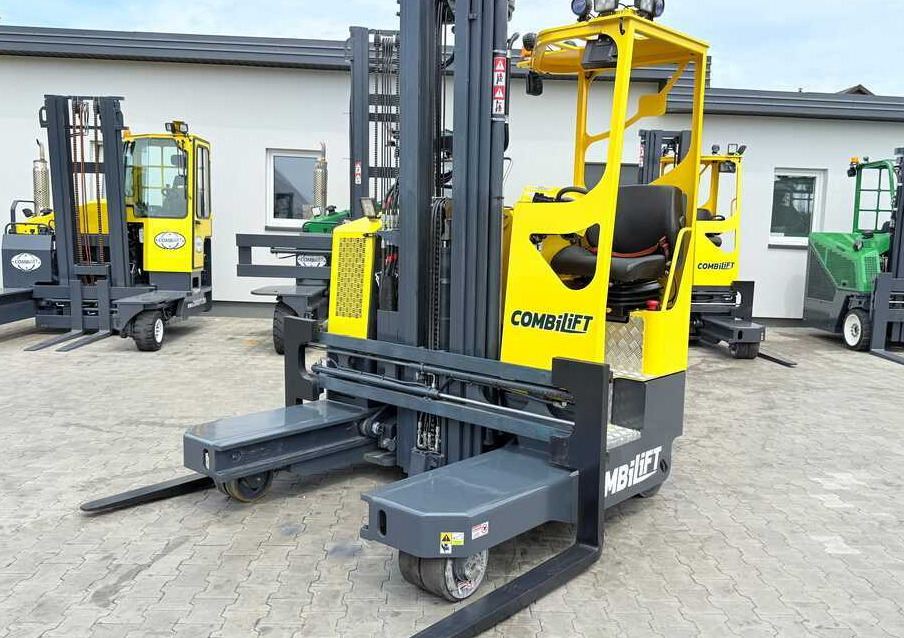Combilift MR / ELECTRIC / TRIPLEX – 6000MM / FULL FREE LIFT / WIDE POSITIONER / FORK SIDESHIFT / ONLY 1400 HOURS / LIKE NEW - 4-veis truck: bilde 1 Combilift MR / ELECTRIC / TRIPLEX – 6000MM / FULL FREE LIFT / WIDE POSITIONER / FORK SIDESHIFT / ONLY 1400 HOURS / LIKE NEW - 4-veis truck: bilde 1