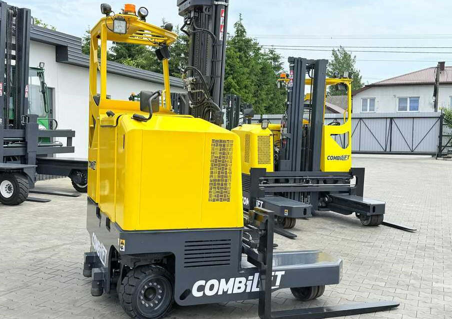 Combilift MR / ELECTRIC / TRIPLEX – 6000MM / FULL FREE LIFT / WIDE POSITIONER / FORK SIDESHIFT / ONLY 1400 HOURS / LIKE NEW - 4-veis truck: bilde 5 Combilift MR / ELECTRIC / TRIPLEX – 6000MM / FULL FREE LIFT / WIDE POSITIONER / FORK SIDESHIFT / ONLY 1400 HOURS / LIKE NEW - 4-veis truck: bilde 5