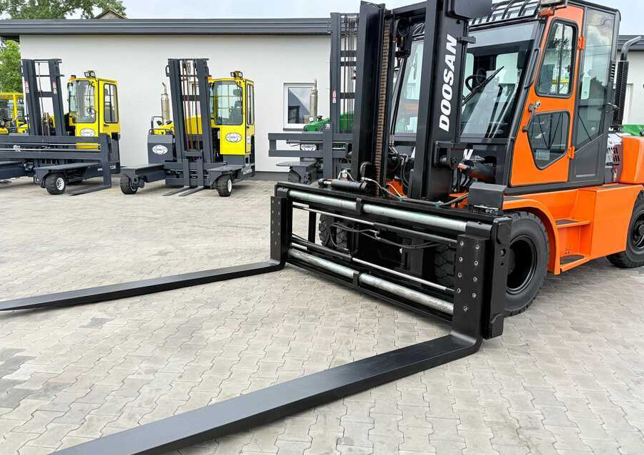 Doosan DOOSAN / DUPLEX 3000MM / SIDE SHIFT / FORK POSITIONER / 2500MM FORKS / 7000KG / CABIN / LIKE NEW - Dieseltruck: bilde 1 Doosan DOOSAN / DUPLEX 3000MM / SIDE SHIFT / FORK POSITIONER / 2500MM FORKS / 7000KG / CABIN / LIKE NEW - Dieseltruck: bilde 1