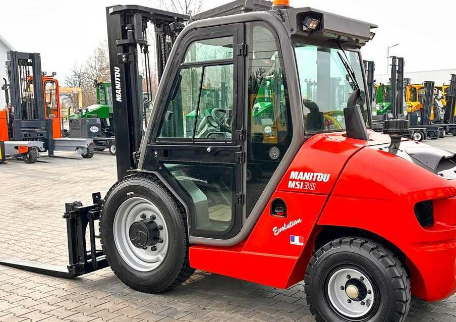 Manitou MSI30 / DIESEL / DUPLEX / 3400MM / CABIN / FORK POSITIONER / SIDE SHIFT / LIKE NEW - Terrenggående gaffeltruck: bilde 4 Manitou MSI30 / DIESEL / DUPLEX / 3400MM / CABIN / FORK POSITIONER / SIDE SHIFT / LIKE NEW - Terrenggående gaffeltruck: bilde 4