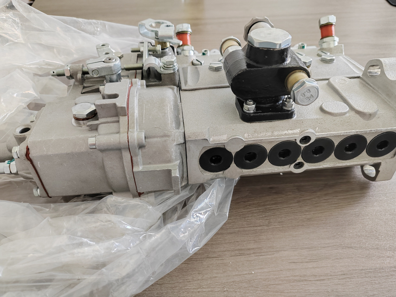 CATERPILLAR 212-8559 - Injector for Gravemaskin: bilde 2 CATERPILLAR 212-8559 - Injector for Gravemaskin: bilde 2
