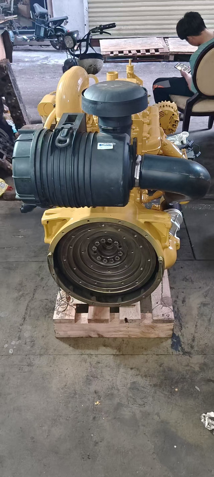 CATERPILLAR 3054C - Motor for Gravemaskin: bilde 4 CATERPILLAR 3054C - Motor for Gravemaskin: bilde 4