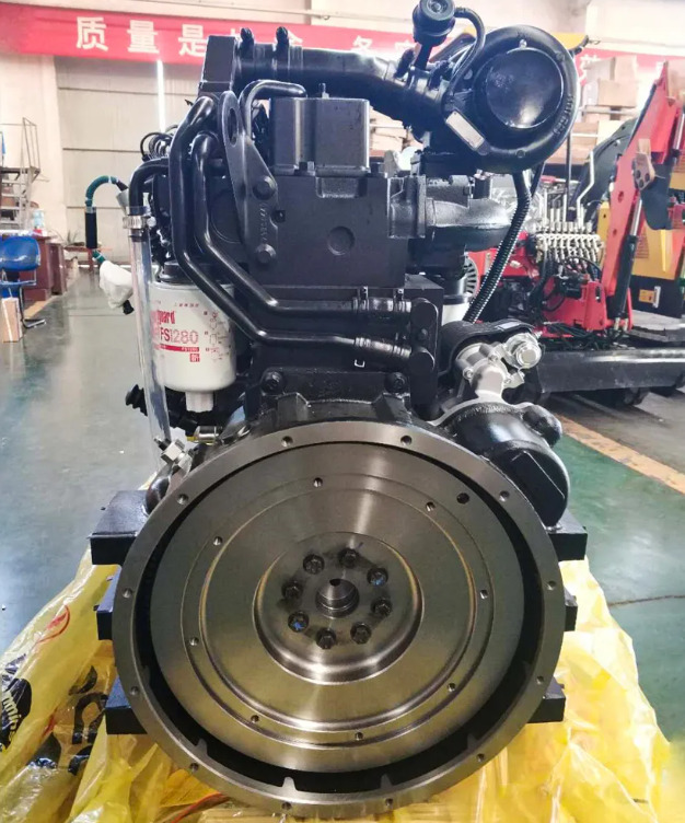 CUMMINS 6CTA8.3 - Motor for Gravemaskin: bilde 1 CUMMINS 6CTA8.3 - Motor for Gravemaskin: bilde 1