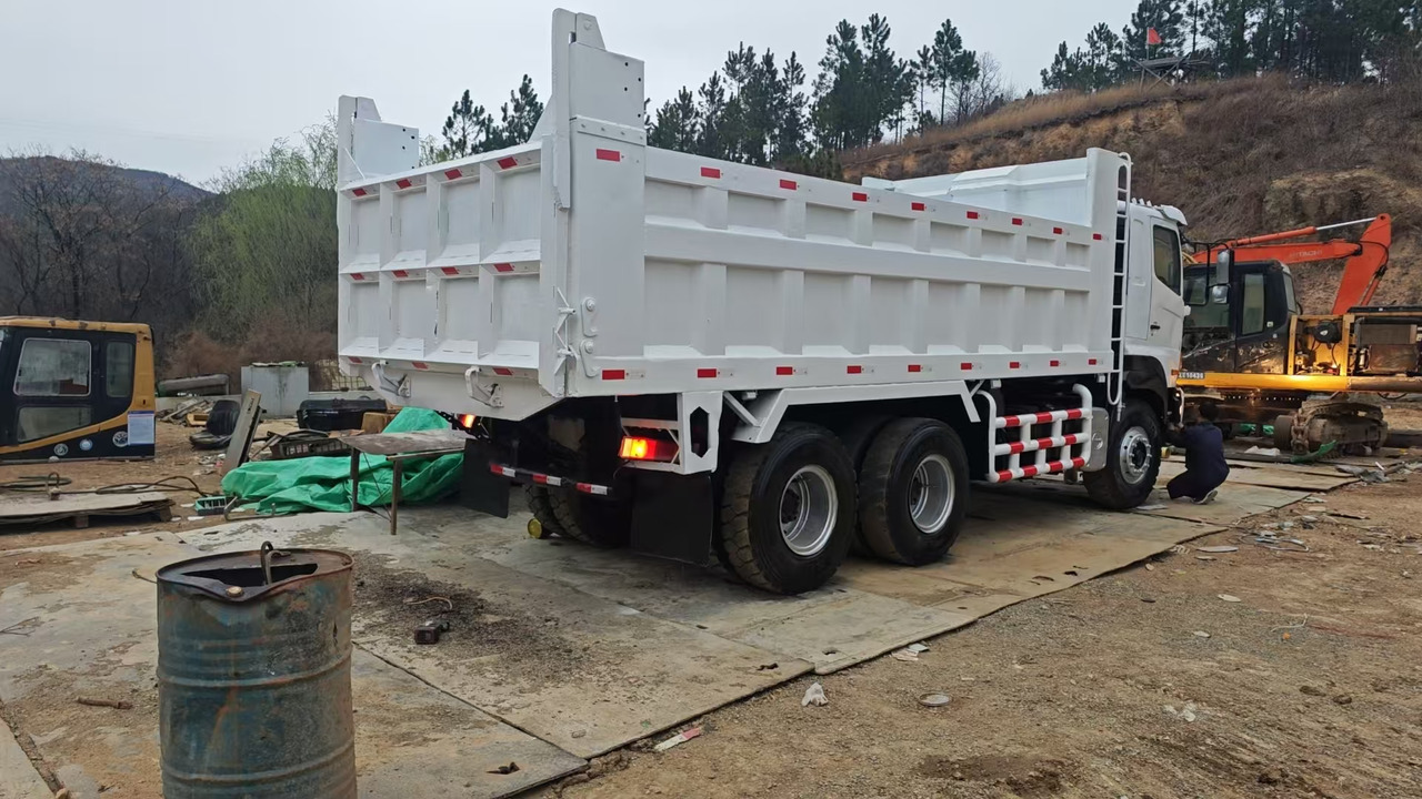 HINO HINO 700 - Tippbil: bilde 4 HINO HINO 700 - Tippbil: bilde 4