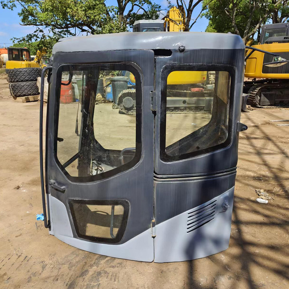 KOMATSU 21W-54-00511 21W-54-00512 21W-54-00513 - Førerhus for Gravemaskin: bilde 1 KOMATSU 21W-54-00511 21W-54-00512 21W-54-00513 - Førerhus for Gravemaskin: bilde 1